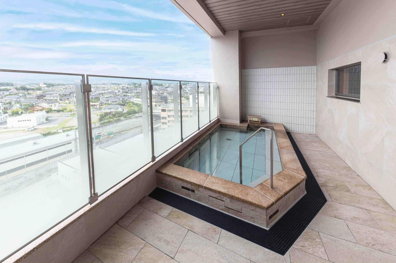 Aqa Hotel Premium Saku Exteriör bild